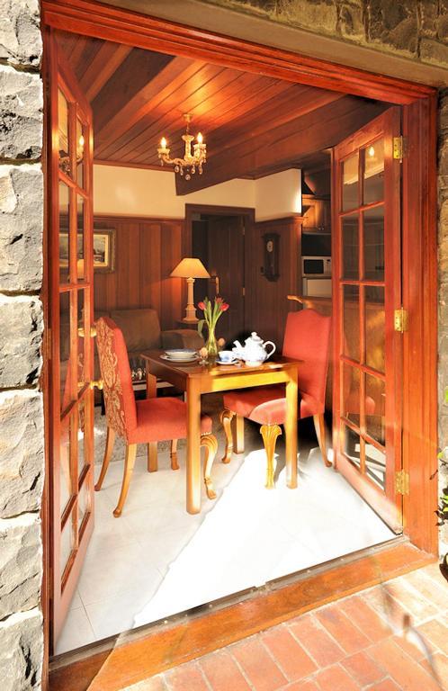 Mary Cards Coach House Bed & Breakfast Olinda Exterior photo