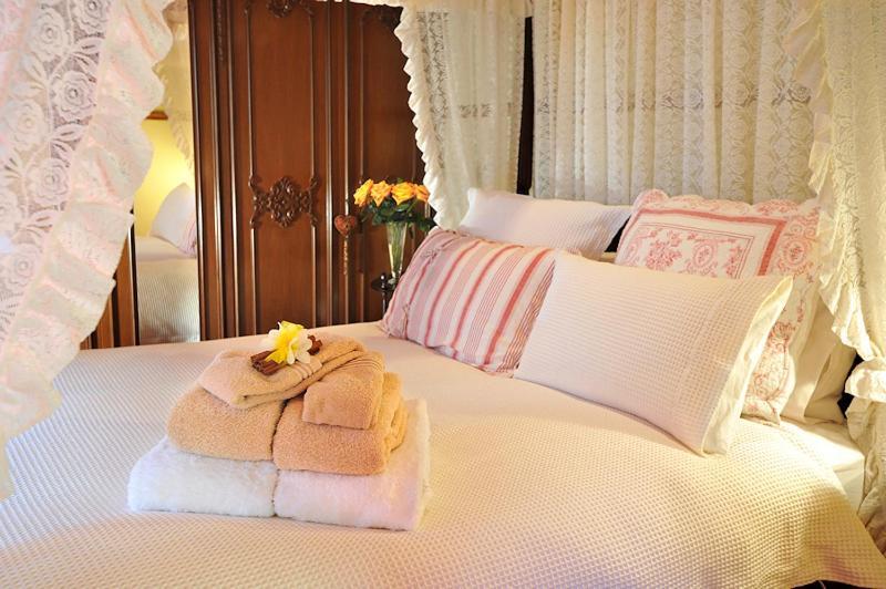 Mary Cards Coach House Bed & Breakfast Olinda Room photo